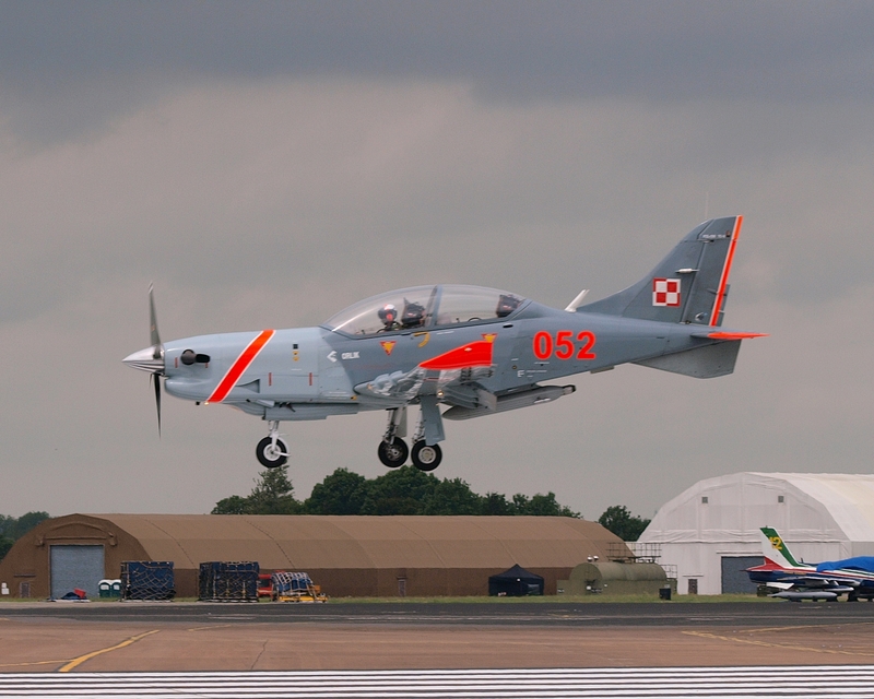 PZL-130 ORLIK 052 ORLIK AEROBATIC GROUP P1013909.jpg :: OLYMPUS DIGITAL CAMERA