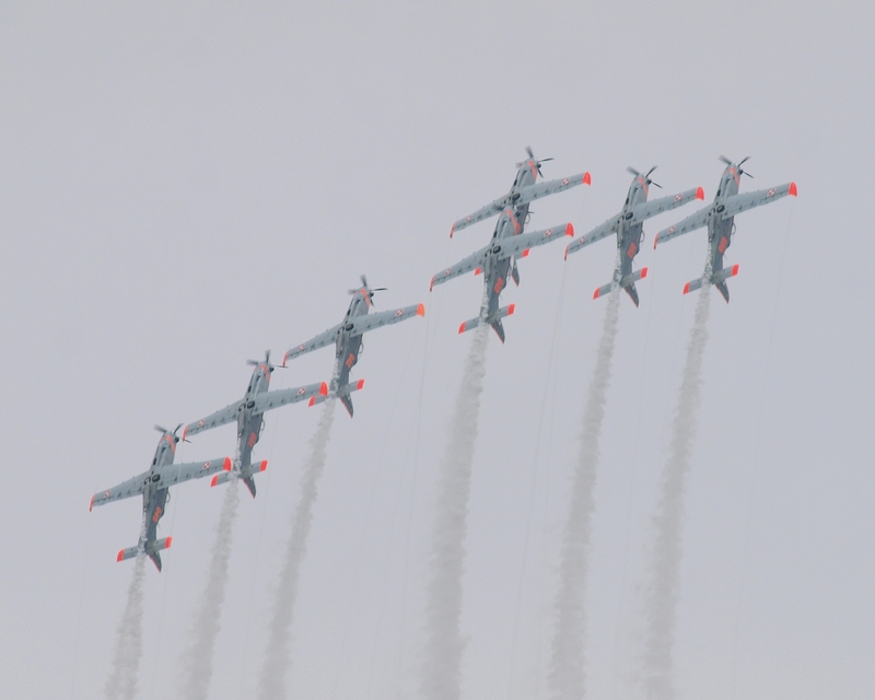 PZL-130 ORLIK ORLIK AEROBATIC GROUP P1013864.jpg :: OLYMPUS DIGITAL CAMERA