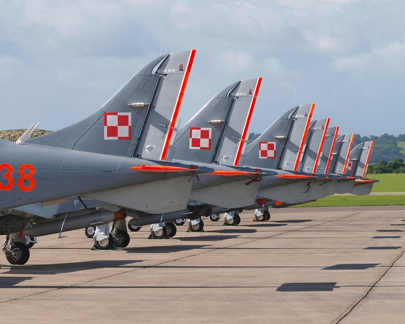 PZL-130 ORLIK ORLIK AEROBATIC GROUP P1018258.jpg :: OLYMPUS DIGITAL CAMERA