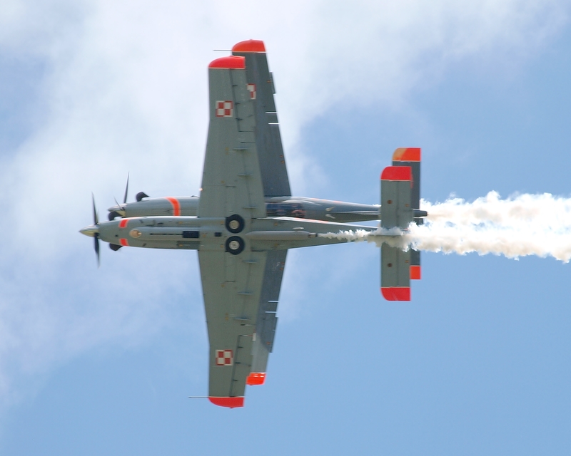 PZL-130 ORLIK ORLIK AEROBATIC GROUP P1019424.jpg :: OLYMPUS DIGITAL CAMERA