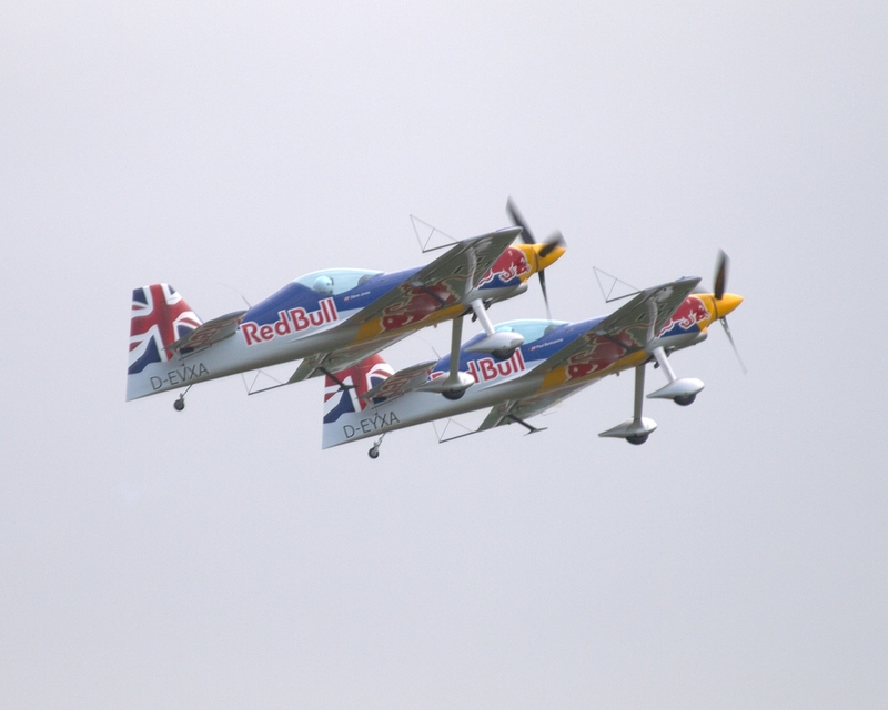 SBACH 300 D-EVXA D-EYXA RED BULL MATADORS P1017651.jpg