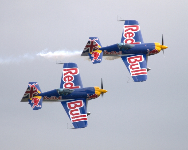 SBACH 300 D-EVXA D-EYXA RED BULL MATADORS P1017705.jpg