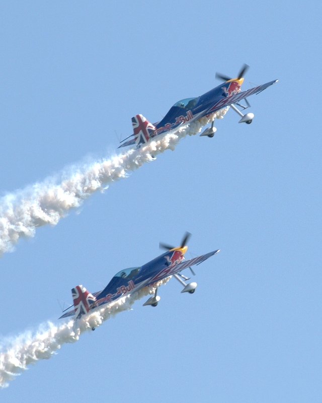 SBACH 300 D-EVXA D-EYXA RED BULL MATADORS P5272883.jpg