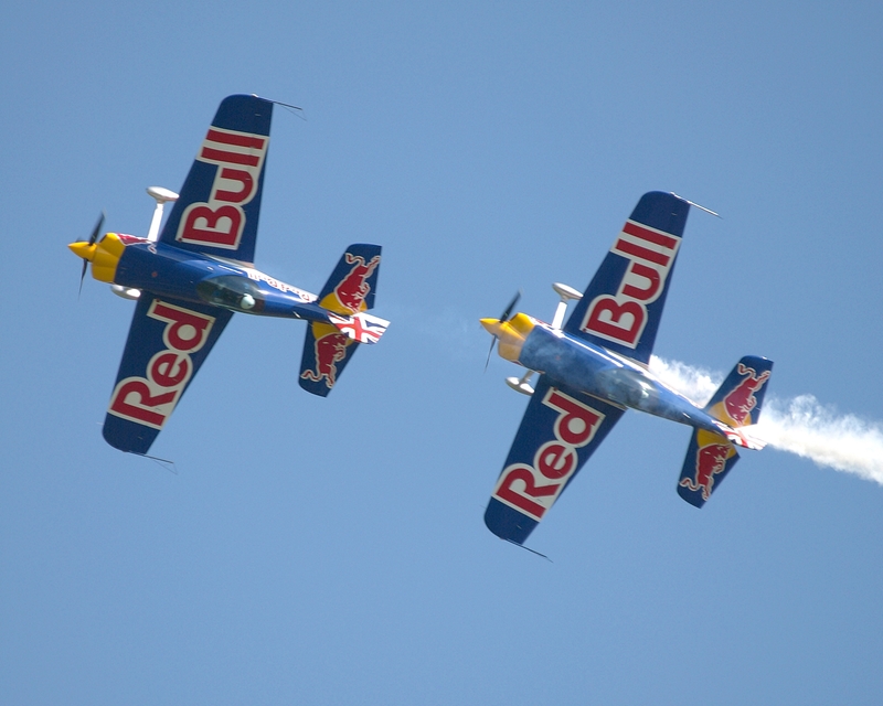 SBACH 300 D-EVXA D-EYXA RED BULL MATADORS P5272896.jpg