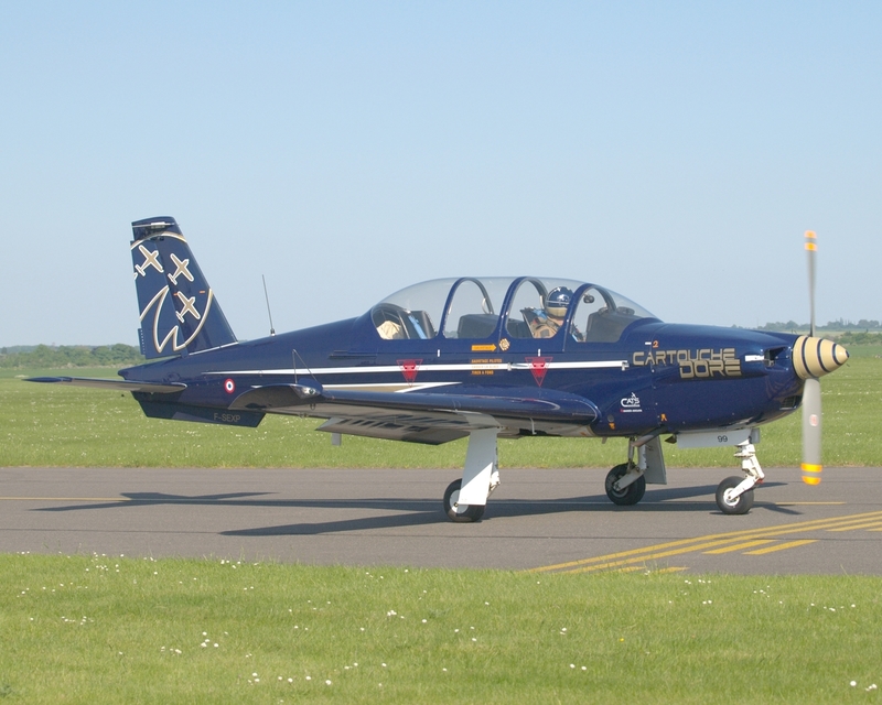 SOCATA TB30 EPSILON CARTOUCHE DORE F-SEXP P5273164.jpg