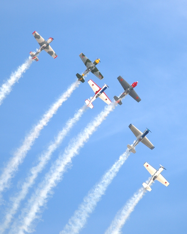 YAKOVLEV YAK 50 AEROSTARS P1019326(1).jpg