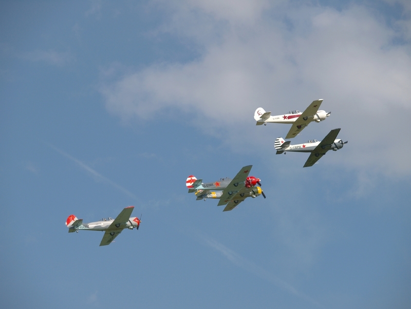 YAKOVLEV YAK 50 AEROSTARS P6148517.jpg