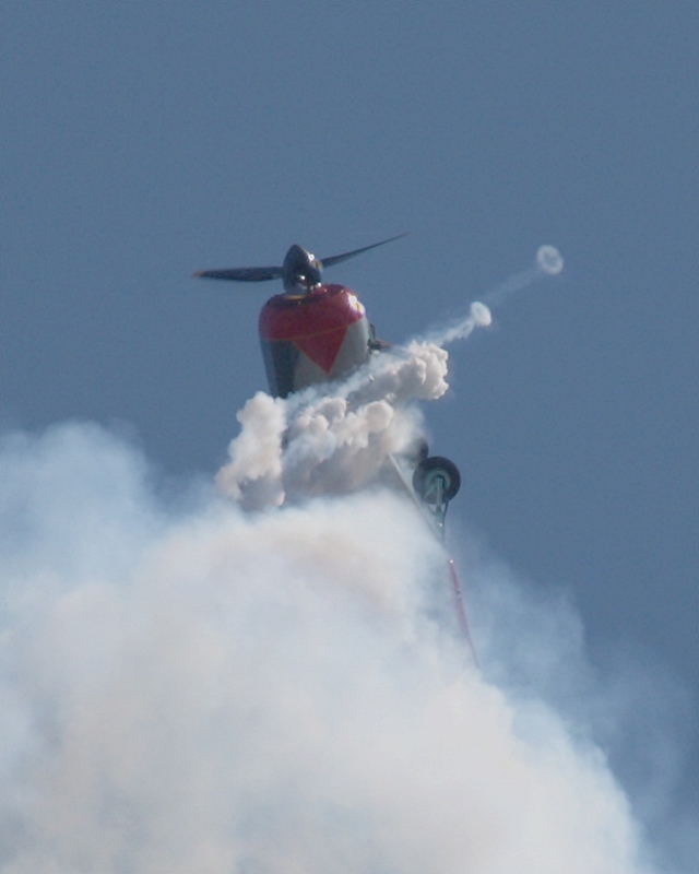 YAKOVLEV YAK 52 G-BVVA TEAM OSPREY P7101685(1).jpg