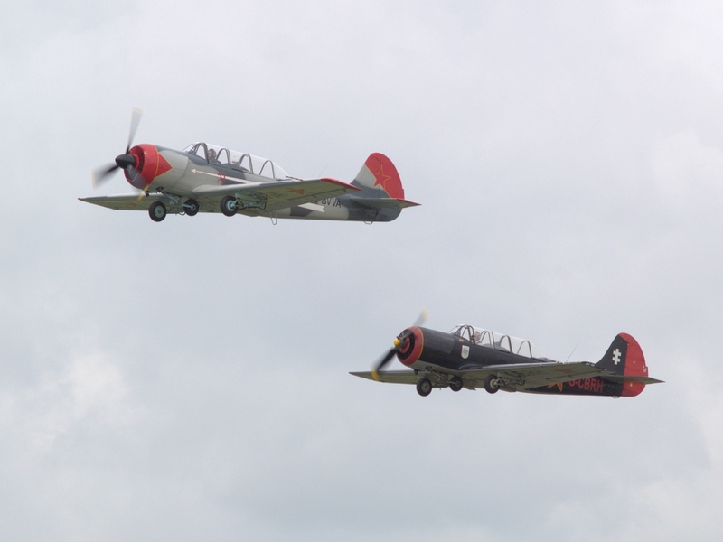 YAKOVLEV YAK 52 G-CBRH G-BVVA AEROSTARS P1010539(1).jpg