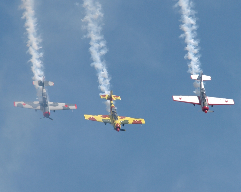 YAKOVLEV YAK 52 G-YFUT G-YAKF G-BVVA TEAM OSPREY P7101644(1).jpg