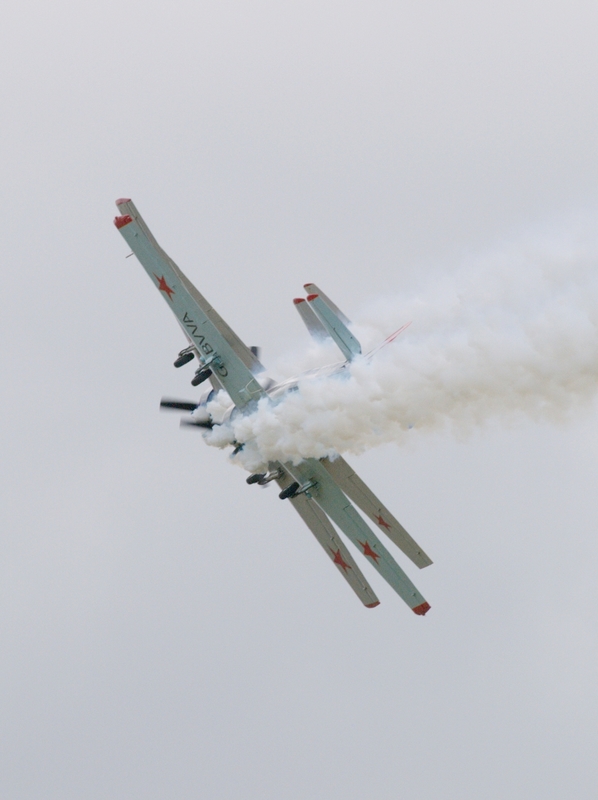 YAKOVLEV YAK 52 G-YFUT G-YAKF G-BVVA TEAM OSPREY P8022810(1).jpg