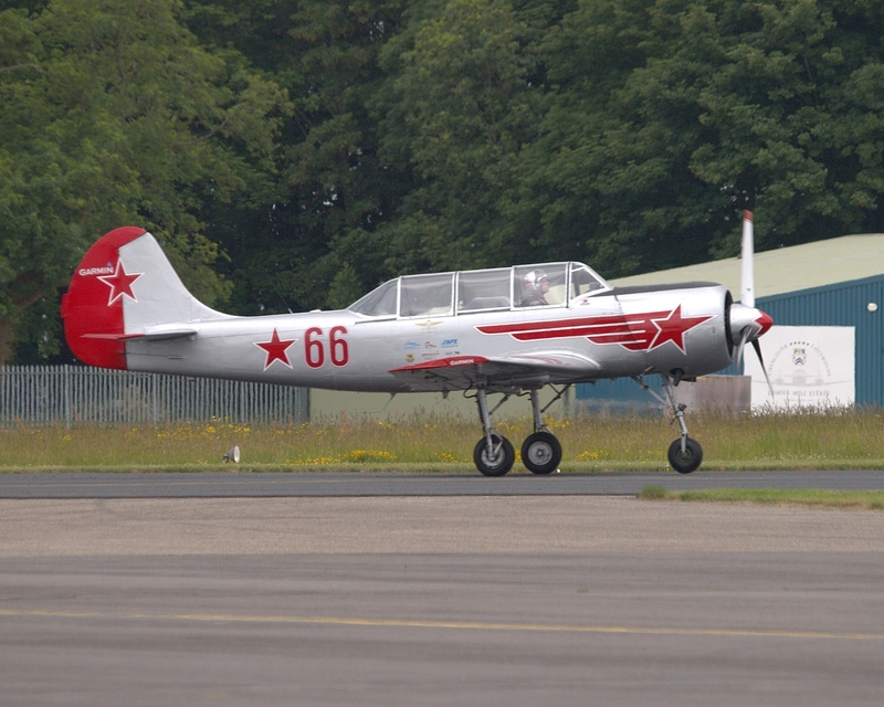 YAKOVLEV YAK 52 YAKOVLEVS P6190302(1).jpg