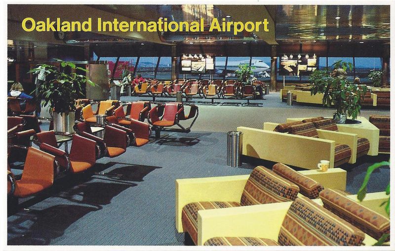 USA CA Oakland ARPT 2.jpg :: USA, California, Oakland. Image courtesy of John Anderson.