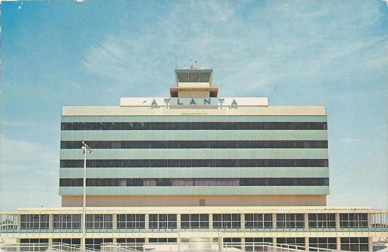 USA GA Atlanta ARPT 5.jpg :: USA, Georgia, Atlanta. Image courtesy of John Anderson.