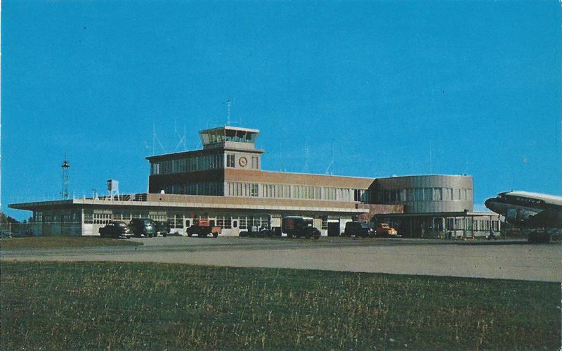 USA IA Des Moines ARPT 5.jpg :: USA, Iowa, Des Moines. Image courtesy of John Anderson.