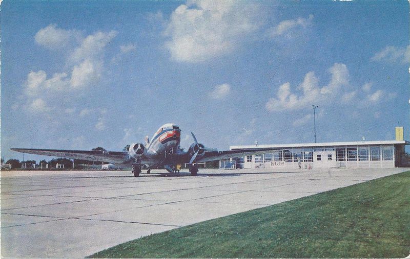 USA IA Dubuque ARPT 2.jpg :: USA, Iowa, Dubuque. Image courtesy of John Anderson.