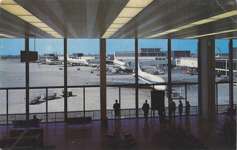 USA IL Chicago OHare ARPT 14.jpg :: USA, Illinois, Chicago, OHare. Image courtesy of John Anderson.