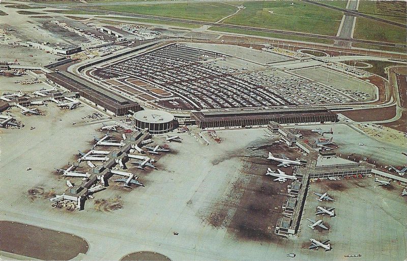 USA IL Chicago OHare ARPT 18.jpg :: USA Illinois, Chicago, O'Hare. Image courtesy of John Anderson.