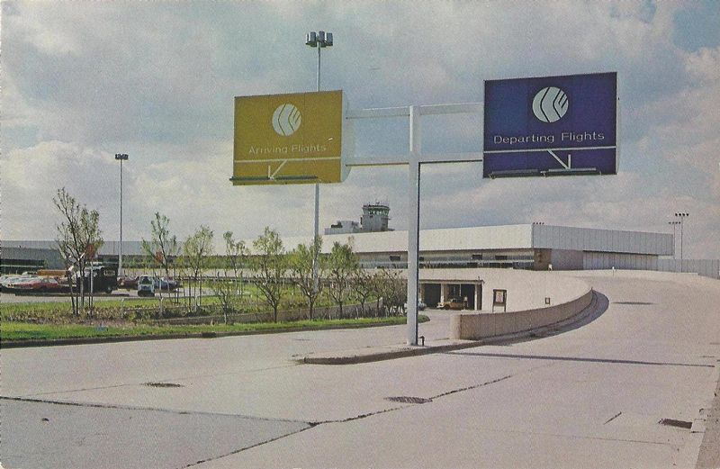 USA OH Cleveland ARPT 10.jpg :: USA, Ohio, Cleveland. Image courtesy of John Anderson.