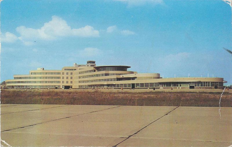 USA PA Pittsburgh ARPT 12.jpg :: USA, Pennsylvania, Pittsburgh. Image courtesy of John Anderson.