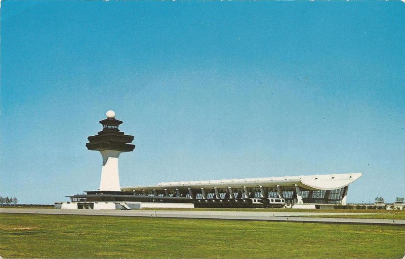 USA VA Washington Dulles ARPT 1.jpg :: USA, Virginia, Washington Dulles. Image courtesy of John Anderson.