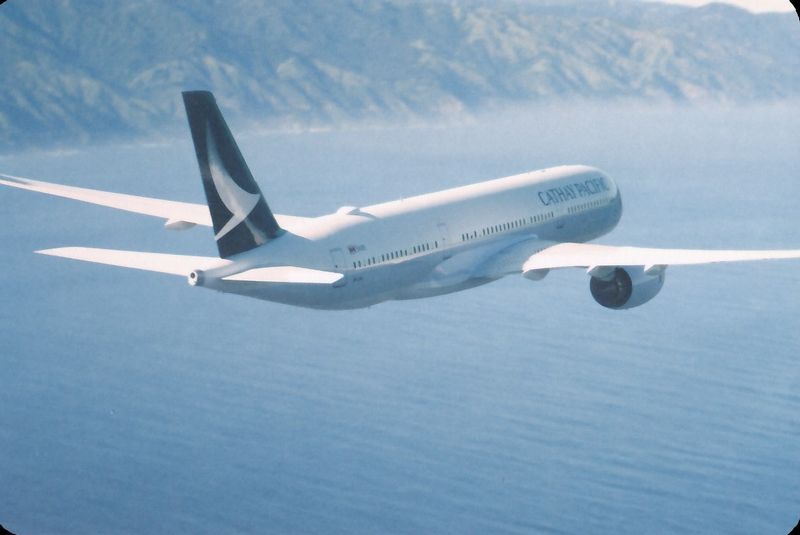 Cathay Pacific A350 AI 3.jpg :: Cathay Pacific, Hong Kong. Limited edition set, 2016. One of six cards. Set comes in a package.