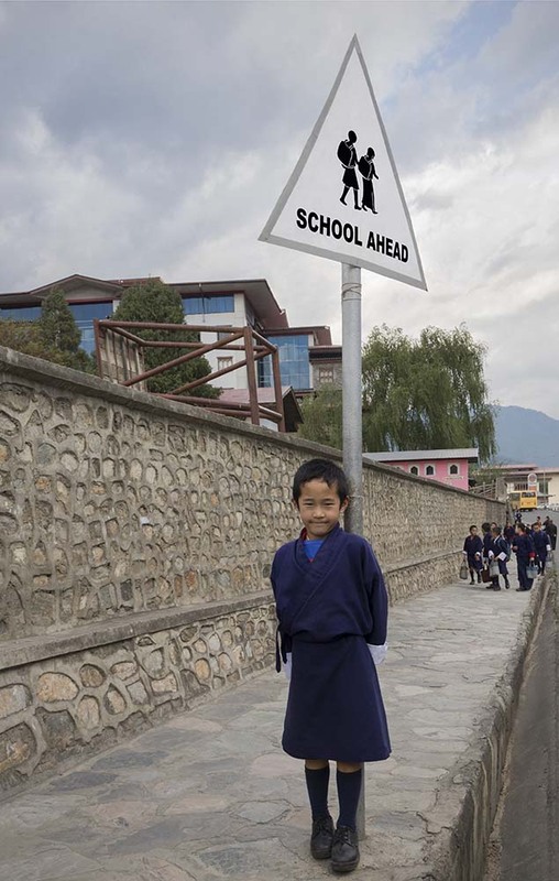 2019035 BT SchoolBhutan.jpg :: Caution: school kids Bhutan