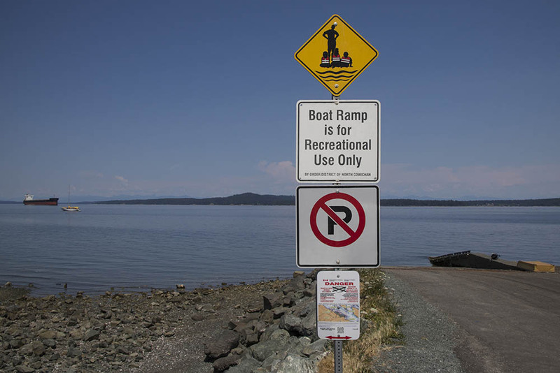 CA2023042 LifeJacketZone.jpg :: Life Jacket Zone Sign