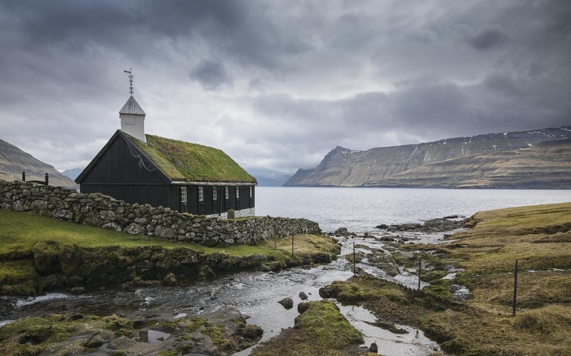 FO2022003w TurfChurch.jpg :: Turf Church