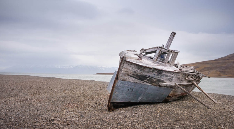 SJ2019_022pw OldShip.jpg :: Skansbukta Shipwreck