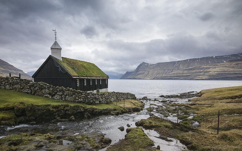 FO2022003 TurfChurch.jpg :: Turf Church