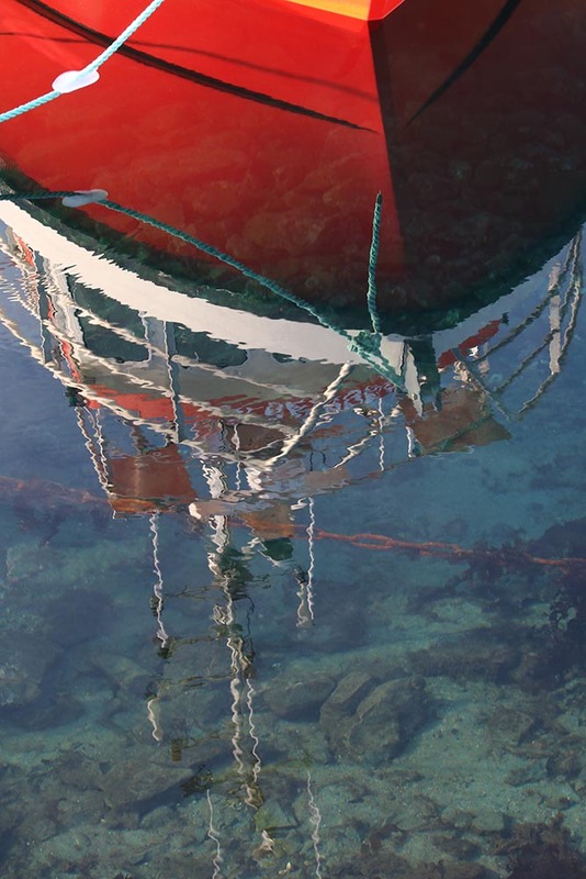 NO2022 001 Boat.jpg :: Boat Reflection