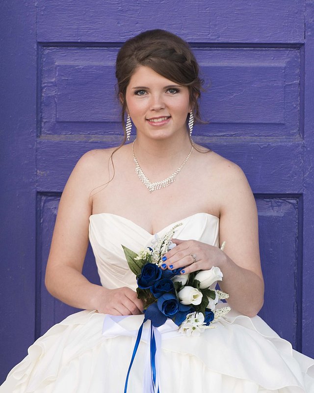 Bride outside.jpg
