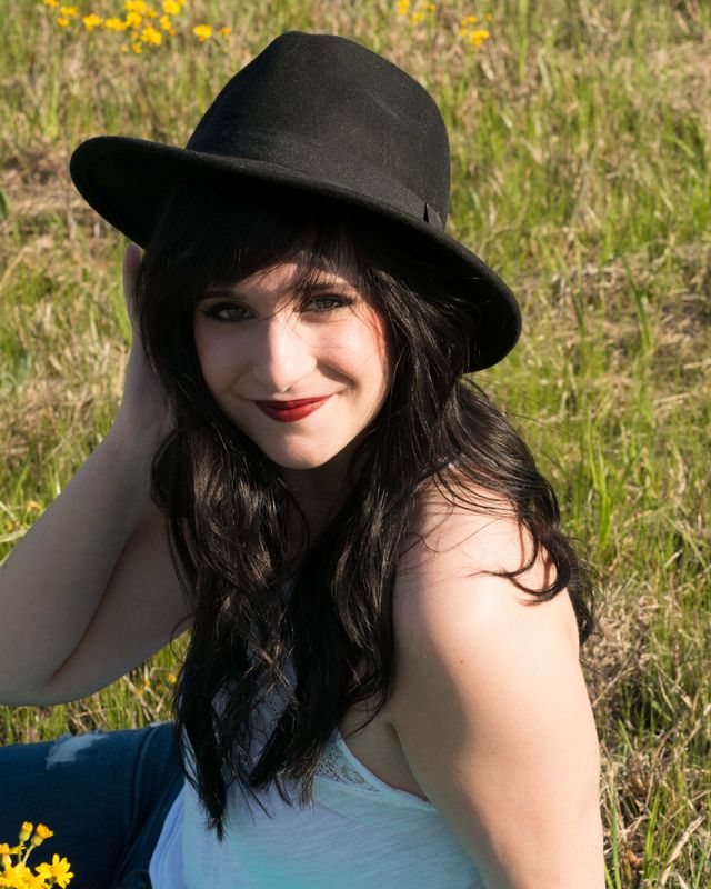 Senior girl outdoor hat.jpg