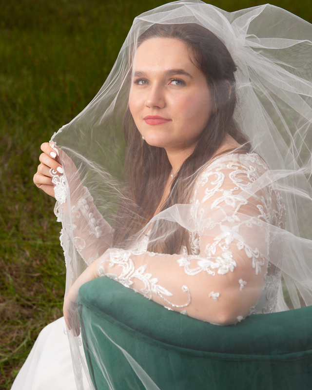 Bride looking off.jpg