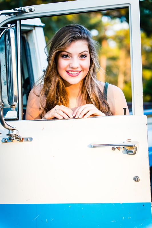 Outside senior girl by truck.jpg :: Outside senior girl by truck