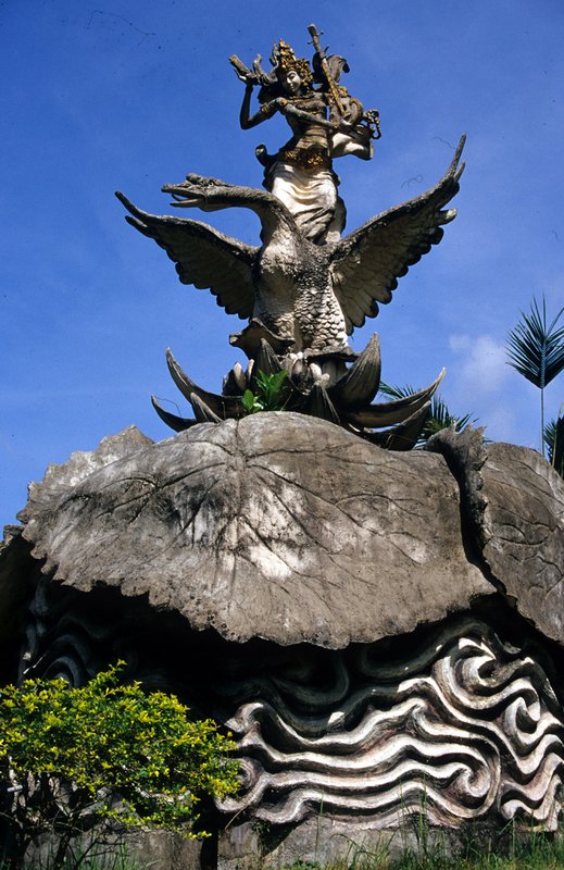 Bali Statue 10.jpg