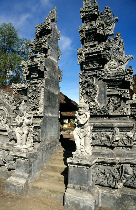 Bali Statue 9.jpg