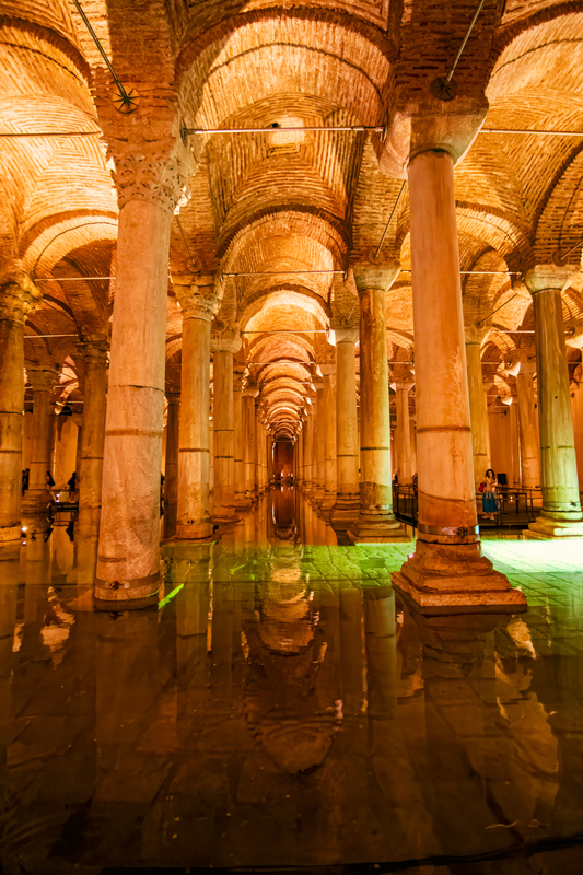Basilica Cistern Istanbul.jpg