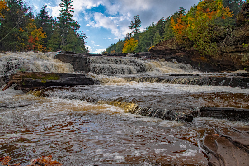 Manabezho Falls 3(1).jpg
