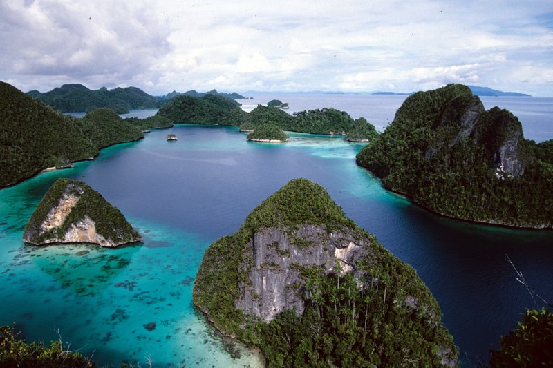 Wayag Islands.jpg