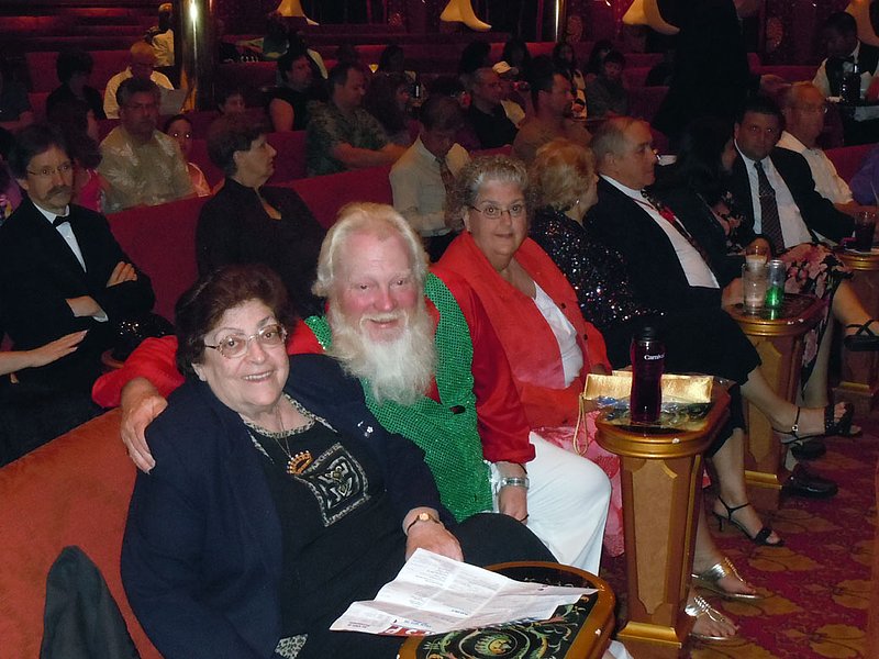 DSCN0352.jpg ::           Santa and Mrs. Claus and friend on vacation