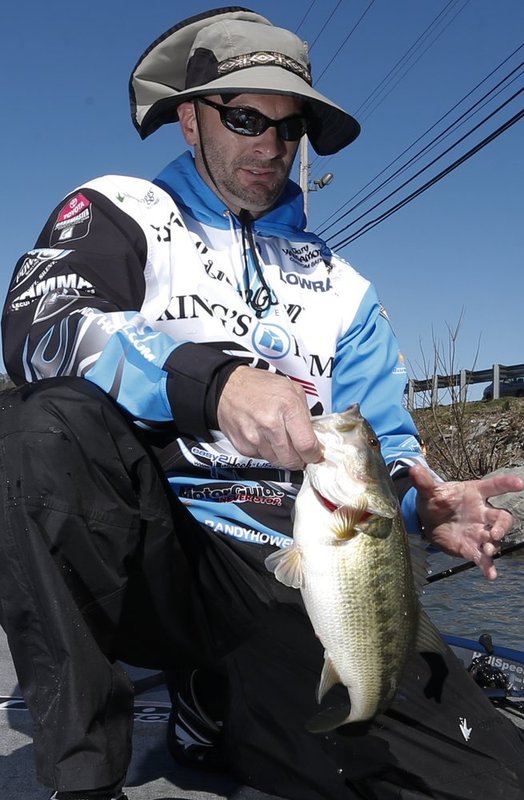 BASSMASTER Classic ALHY    1018     .jpg :: first day of the BASSMASTER Classic Friday Feb. 21, 2014 in Guntersville, Ala. (Photo/Hal Yeager)
