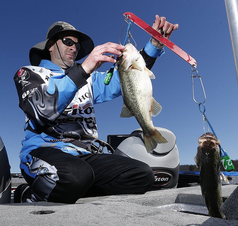 BASSMASTER Classic ALHY    1085     .jpg :: first day of the BASSMASTER Classic Friday Feb. 21, 2014 in Guntersville, Ala. (Photo/Hal Yeager)