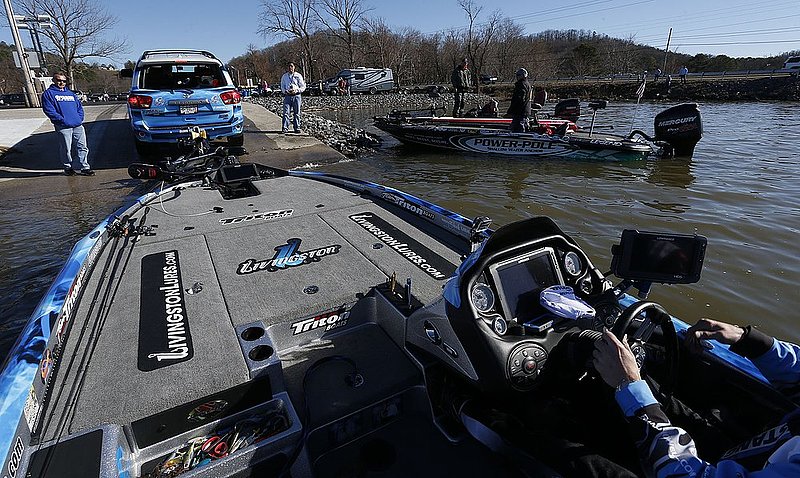 BASSMASTER Classic ALHY    1141     .jpg :: first day of the BASSMASTER Classic Friday Feb. 21, 2014 in Guntersville, Ala. (Photo/Hal Yeager)
