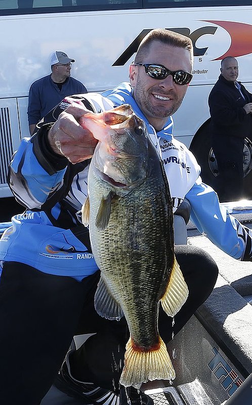 BASSMASTER Classic ALHY    1166     .jpg :: first day of the BASSMASTER Classic Friday Feb. 21, 2014 in Guntersville, Ala. (Photo/Hal Yeager)