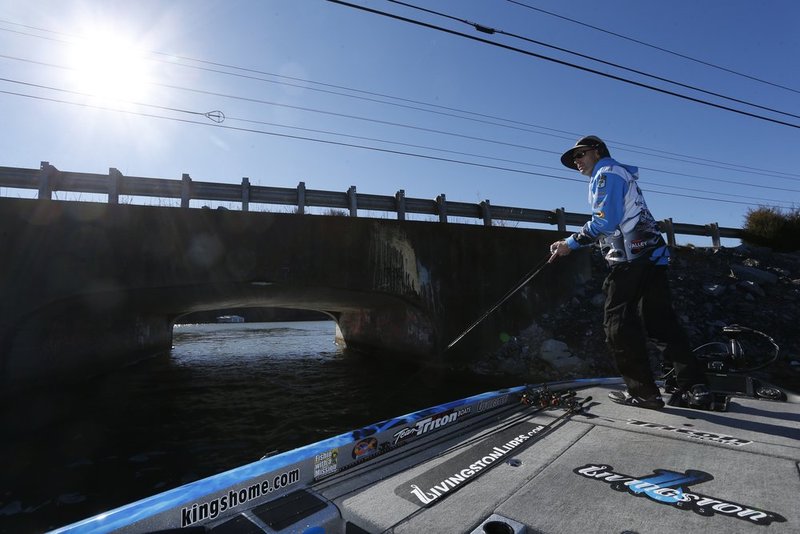 BASSMASTER Classic ALHY    868     .jpg :: first day of the BASSMASTER Classic Friday Feb. 21, 2014 in Guntersville, Ala. (Photo/Hal Yeager)