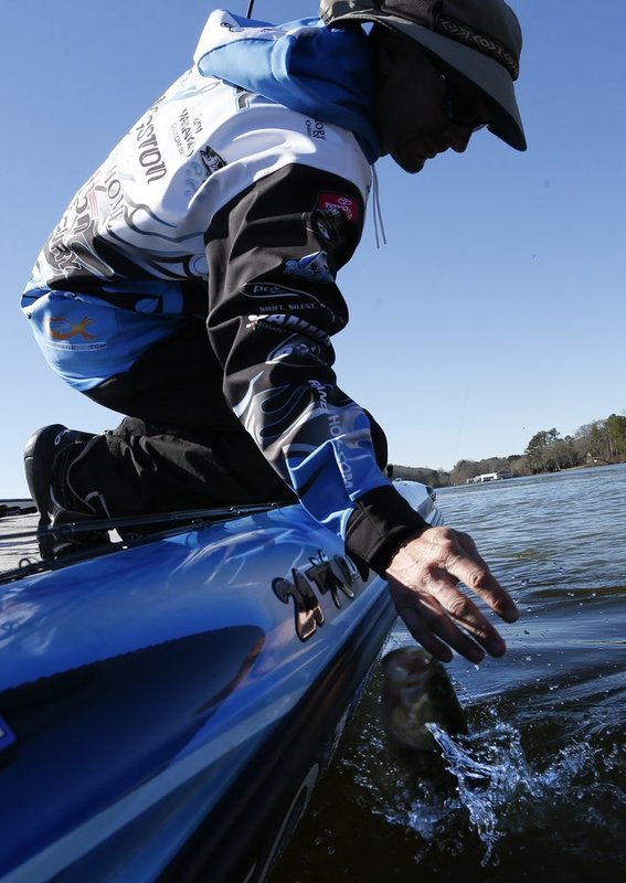 BASSMASTER Classic ALHY    903     .jpg :: first day of the BASSMASTER Classic Friday Feb. 21, 2014 in Guntersville, Ala. (Photo/Hal Yeager)
