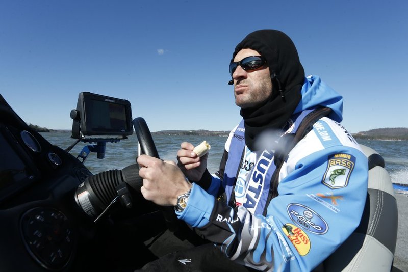 BASSMASTER Classic ALHY    940     .jpg :: first day of the BASSMASTER Classic Friday Feb. 21, 2014 in Guntersville, Ala. (Photo/Hal Yeager)