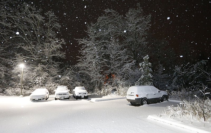 Canyon Center Snow   17.jpg :: for the second day in a row north Alabama Wednesday Feb. 12,  2014 in Fort Payne Ala.  (AP Photo/Hal Yeager)